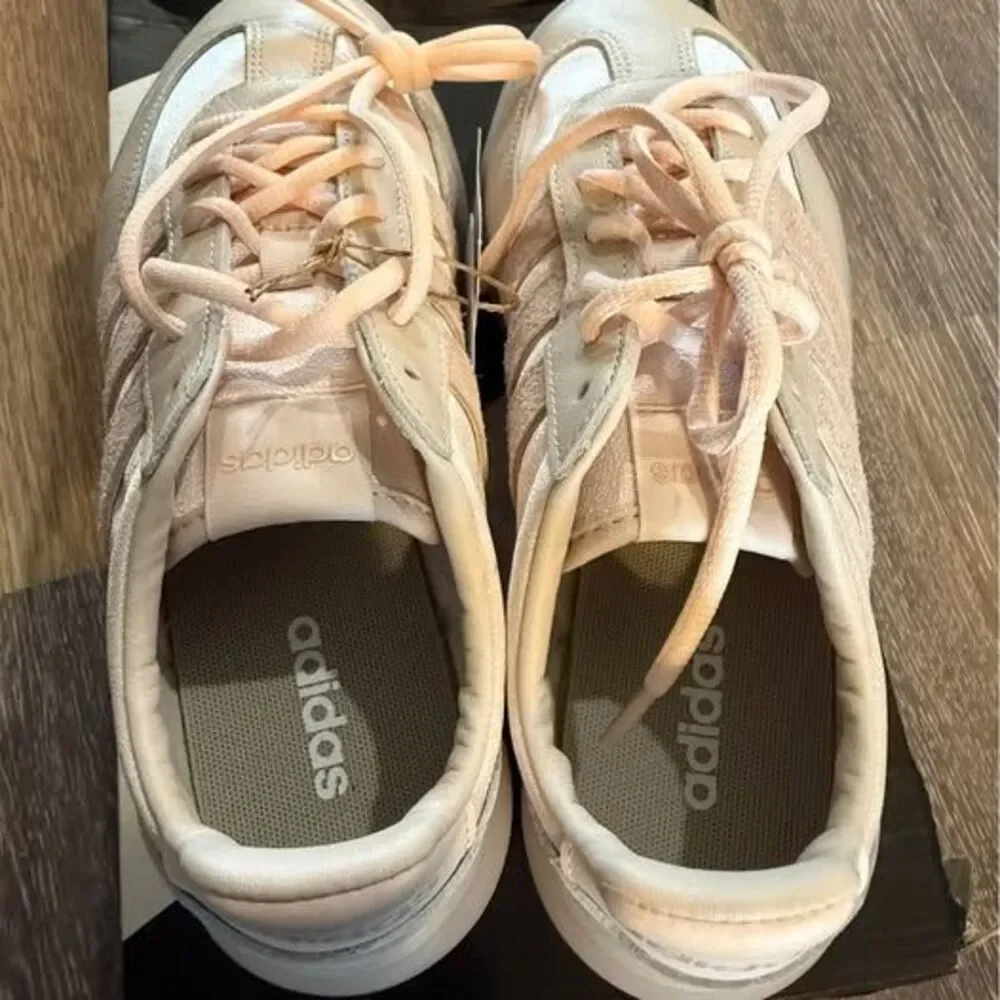 adidas are pattern